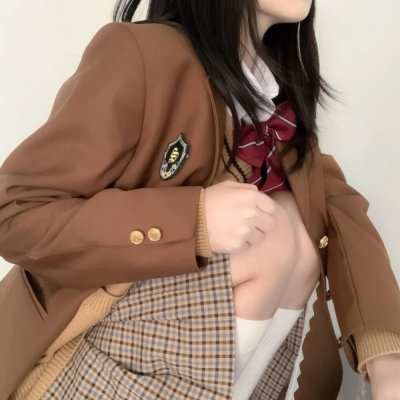 在此一群